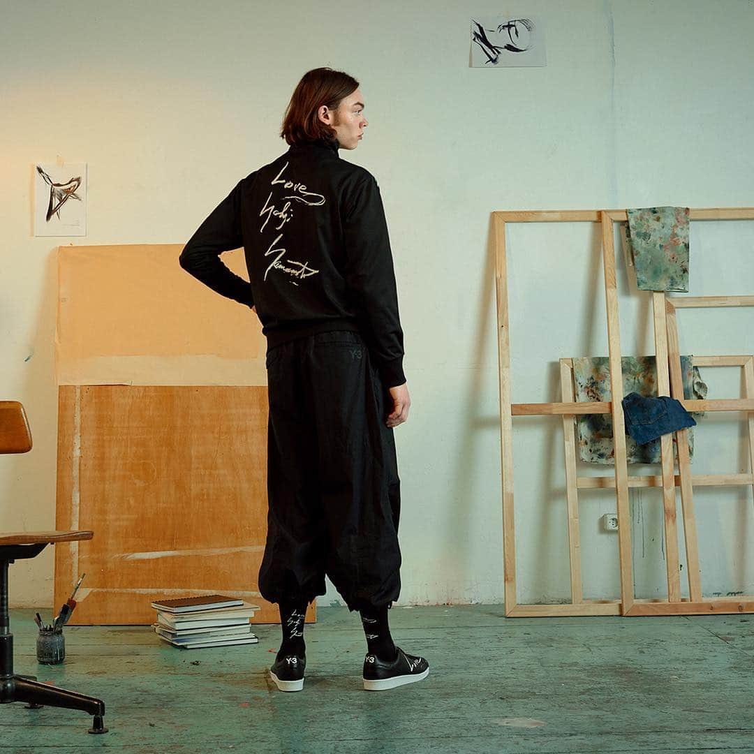ワイスリーのインスタグラム：「Yohji Yamamoto’s artwork on a limited range of apparel, footwear and accessories. The Yohji Love capsule launches April 11th exclusively at Y-3.com and Y-3 flagship stores.  Y-3 Spring Summer 2019.​ ---​ #adidas #Y3 #YohjiYamamoto ​ Discover the collection at Y-3.com」