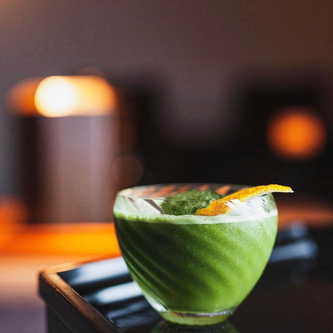 Andaz Tokyo アンダーズ 東京さんのインスタグラム写真 - (Andaz Tokyo アンダーズ 東京Instagram)「At the Rooftop Bar, unique cocktails with a Japanese touch are our specialty 🇯🇵 For a taste of tradition with a twist, we recommend the Kyohime Amazake made with Grey Goose Poire, Matcha Powder, Yuzu and the health boosting Amazake 😊🍶🍵 清姫甘酒 🌟 https://bit.ly/2uelOxp」4月10日 23時04分 - andaztokyo