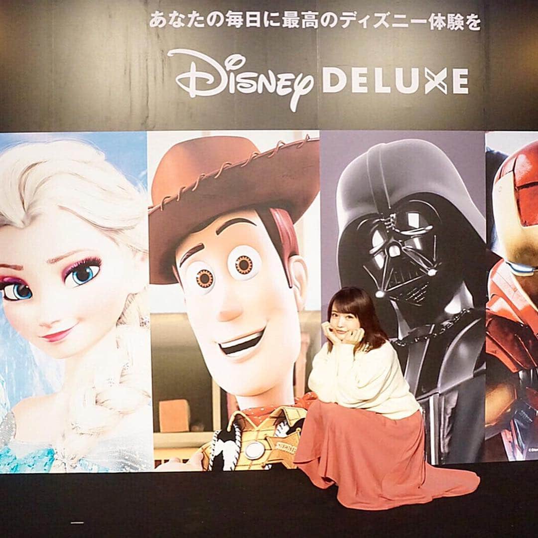 浅井麻里さんのインスタグラム写真 - (浅井麻里Instagram)「🏰✨﻿ ﻿ 今夜はご招待いただいて、﻿ Disney DELUXE celebration Nightへ💫﻿ ⠀﻿ Disney DELUXEは月額制で﻿ ディズニー、ピクサー、スターウォーズ、マーベルの 4ブランドの映画が﻿観放題なの❤️😍﻿ 大好きなディズニー映画が好きな時に好きなだけ﻿ 見られるなんて最高すぎる✨🎞﻿ ﻿ ﻿ ラプンツェル声優の中川翔子さんと﻿ ズートピア声優のサバンナ高橋さんの﻿ トークショーも面白かったし、﻿ ディズニーキャラクターデザインのケータリングが﻿ 可愛すぎて…💕(写真スライドしてね⏩)﻿ クッキー食べまくり💕😋﻿ ﻿ るなちゃんと一緒に行ったんだけど、﻿ たくさん友達とも会えて楽しい夜でした❤️🌙﻿ ﻿ ﻿ #ディズニーデラックスパーティー#ディズニーデラックス#PR#Disney#ディズニー#pixar#ピクサー#starwars#スターウォーズ#marvel#マーベル#トイストーリー#ラプンツェル#ズートピア#パーティー#party」4月10日 21時38分 - mari_asai_625