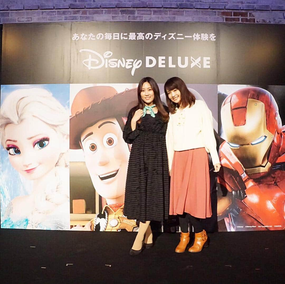 浅井麻里さんのインスタグラム写真 - (浅井麻里Instagram)「🏰✨﻿ ﻿ 今夜はご招待いただいて、﻿ Disney DELUXE celebration Nightへ💫﻿ ⠀﻿ Disney DELUXEは月額制で﻿ ディズニー、ピクサー、スターウォーズ、マーベルの 4ブランドの映画が﻿観放題なの❤️😍﻿ 大好きなディズニー映画が好きな時に好きなだけ﻿ 見られるなんて最高すぎる✨🎞﻿ ﻿ ﻿ ラプンツェル声優の中川翔子さんと﻿ ズートピア声優のサバンナ高橋さんの﻿ トークショーも面白かったし、﻿ ディズニーキャラクターデザインのケータリングが﻿ 可愛すぎて…💕(写真スライドしてね⏩)﻿ クッキー食べまくり💕😋﻿ ﻿ るなちゃんと一緒に行ったんだけど、﻿ たくさん友達とも会えて楽しい夜でした❤️🌙﻿ ﻿ ﻿ #ディズニーデラックスパーティー#ディズニーデラックス#PR#Disney#ディズニー#pixar#ピクサー#starwars#スターウォーズ#marvel#マーベル#トイストーリー#ラプンツェル#ズートピア#パーティー#party」4月10日 21時38分 - mari_asai_625