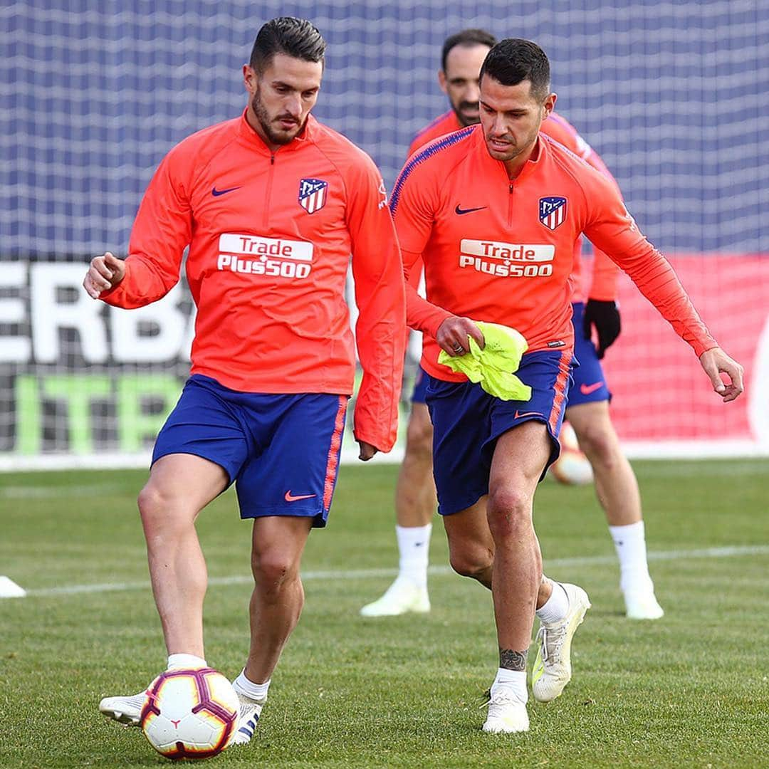 コケさんのインスタグラム写真 - (コケInstagram)「Centrados en el próximo partido de @laliga 🔛🔴⚪️ #Focused #VamosAtleti」4月10日 21時50分 - koke6