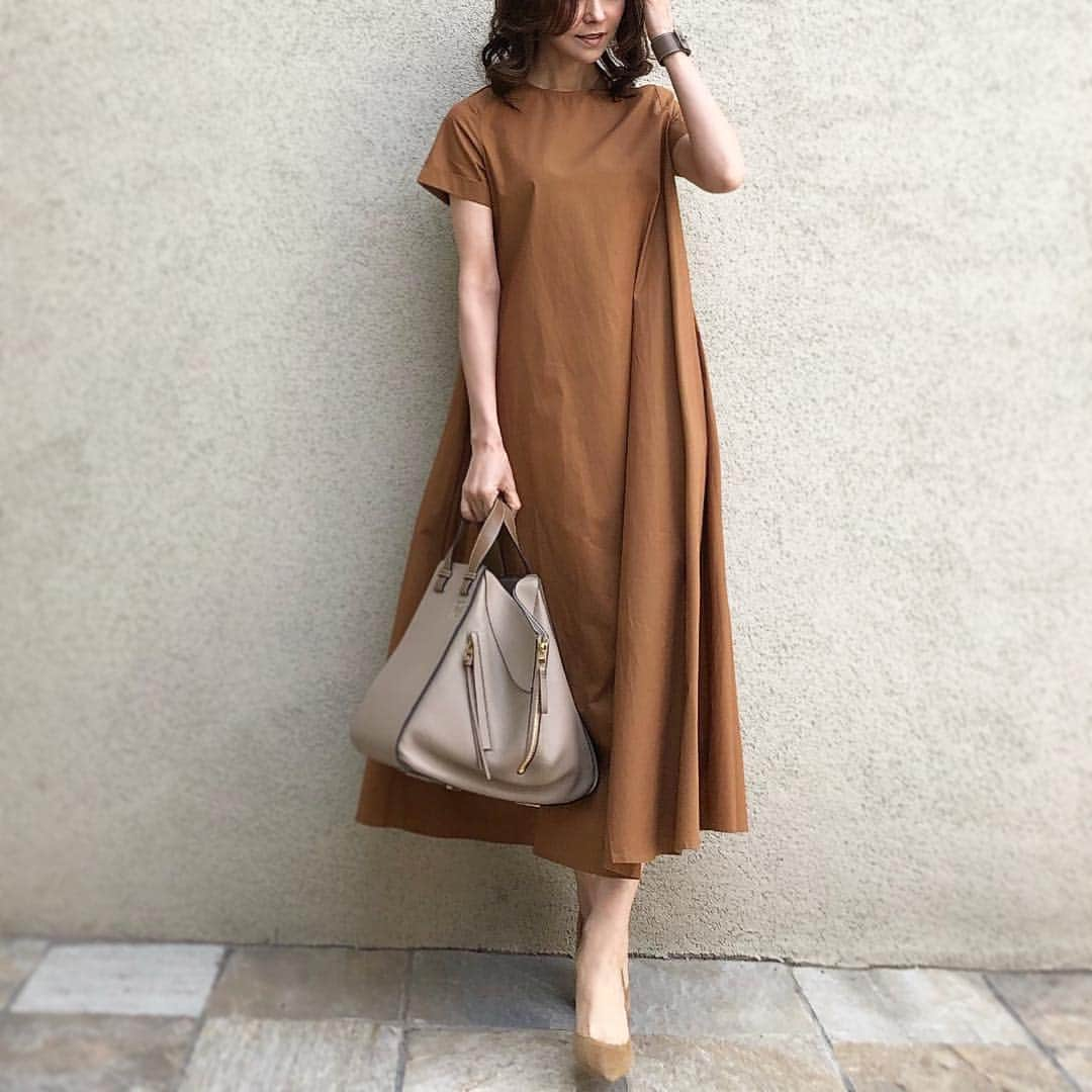 akko3839さんのインスタグラム写真 - (akko3839Instagram)「﻿ ﻿ ﻿ #先日の服﻿ ﻿ ﻿ 夏まで使える楽ちんワンピ♩﻿ ﻿ ﻿ ﻿﻿ ﻿ one-piece @titivatejp #titivate#titivatestyle﻿ blouson #sysorus﻿  bag #loewe﻿ pumps #jimmychoo﻿ ﻿ ﻿ ﻿ #ティティベイト#フレアマキシワンピース﻿ #コーデ#コーディネート﻿ #instagood#outfit#code#instalike#fashionista#instafashion#ootd#simple#chic#style#stylish#styleblogger#Instafashion#fashiongram#mystyle#fashionista」4月10日 21時44分 - akko3839