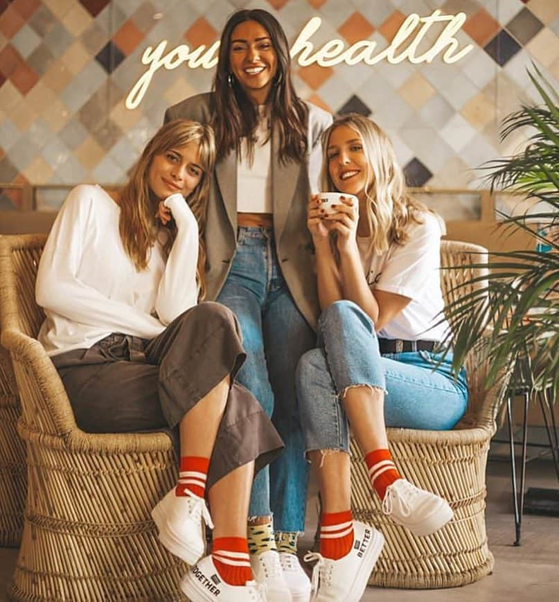 CALZEDONIAさんのインスタグラム写真 - (CALZEDONIAInstagram)「Gather your gang: we have new colorful #socks for all of you :) [Socks DC0359] #calzedonia  #italianLegwear」4月10日 21時51分 - calzedonia