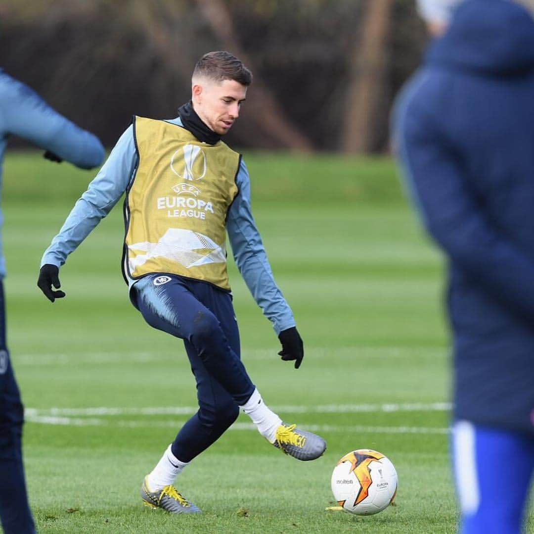 ジョルジェ・ルイス・フレーロさんのインスタグラム写真 - (ジョルジェ・ルイス・フレーロInstagram)「Training session 💪🏻🤙🏻 #hardwork #cfc @chelseafc」4月10日 21時47分 - jorginhofrello