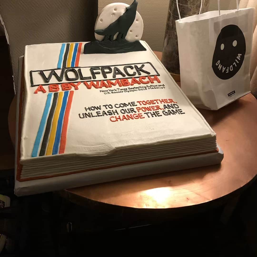 アビー・ワンバックさんのインスタグラム写真 - (アビー・ワンバックInstagram)「Thank you to my team for making yesterday so special!!!! And to all those who bought this book. Here we come Boston:)) @wearewildfang @danpatrickshow @norahodonnell @robinrobertsgma @trevornoah @amyschumer @serenawilliams @celadonbooks @cameronesposito @irishem333 @elizabeth_gilbert_writer @asphotos100 @cmykityshyn @jenniferrwalsh @glennondoyle  and Amanda Doyle:)))))」4月10日 21時56分 - abbywambach