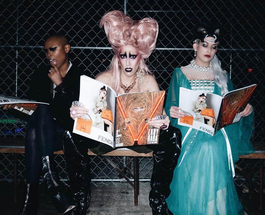V Magazineさんのインスタグラム写真 - (V MagazineInstagram)「@ladyfag and friends snatched a few of the last newsstand copies of #V118... get ‘em while they’re hot 🔥 — Photographed by @marco_ovando」4月10日 22時04分 - vmagazine