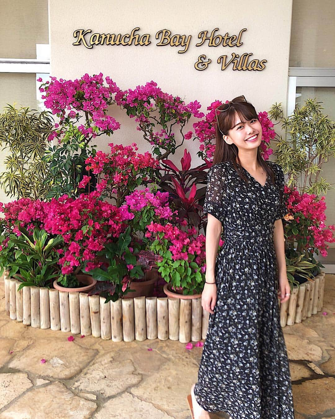 ᴱᴸᵞさんのインスタグラム写真 - (ᴱᴸᵞInstagram)「kanucha良かったなぁ🌺 朝も夜もプール入れて、お部屋にジャグジーもついてて、ご飯も美味しいし、離乳食とかの用意もあって、子供連れにもおすすめだなって思ったよ🙆🏼‍♀️ ワタシにも子供ができたらまた来たいな♡ 花柄ワンピースは @eclin_official  の . #沖縄 #名護 #カヌチャリゾート #エクラン #okinawa #nago #kanucharesort  #ECLIN」4月10日 22時07分 - diary___ely