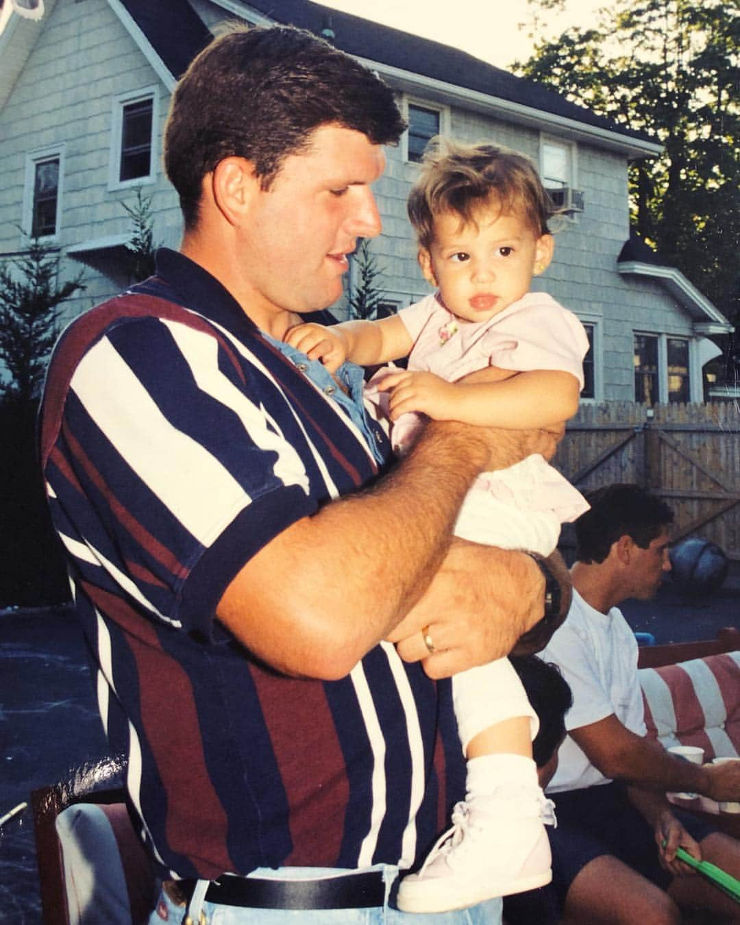 サマンサ・シザーリオさんのインスタグラム写真 - (サマンサ・シザーリオInstagram)「Happy birthday in heaven daddy 💕 You will always be my hero & my angel. We miss you every single day, but as life goes on I realize more and more just how lucky I was to have had a dad like you for 23 years. I love you forever.」4月10日 22時17分 - sammi.kramer