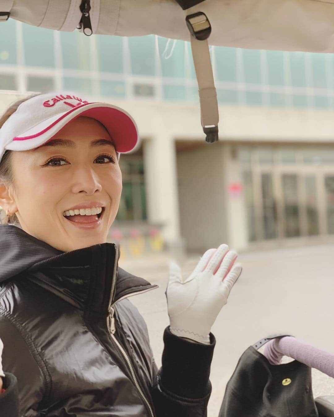 のインスタグラム：「韓国のゴルフ場⛳️ . 日本で言う茶屋には 練り物のみの、おでん🍢と たい焼きがあったんだけど。。。 . このたい焼きが美味すぎた🤤💕 . #sky72golfclub #sky72 #golf #ゴルフ #ゴルフ女子 #茶屋 #杏さゆり #SayuriAnzu」