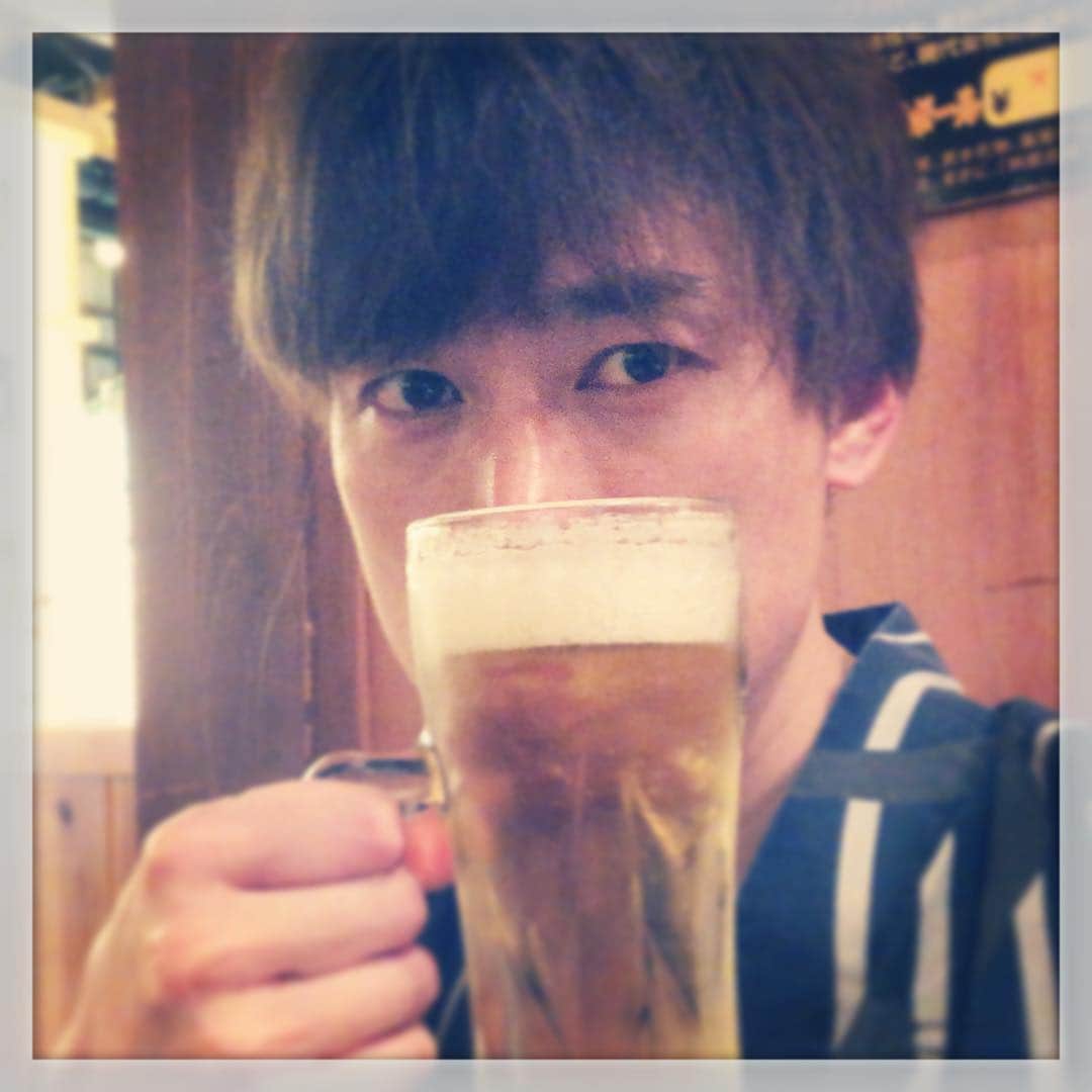 山崎勝之さんのインスタグラム写真 - (山崎勝之Instagram)「明日も早いので、サクッとおビール飲んでもう眠ります♨️ おやすみなさいまし💤」4月10日 22時26分 - chan_yama