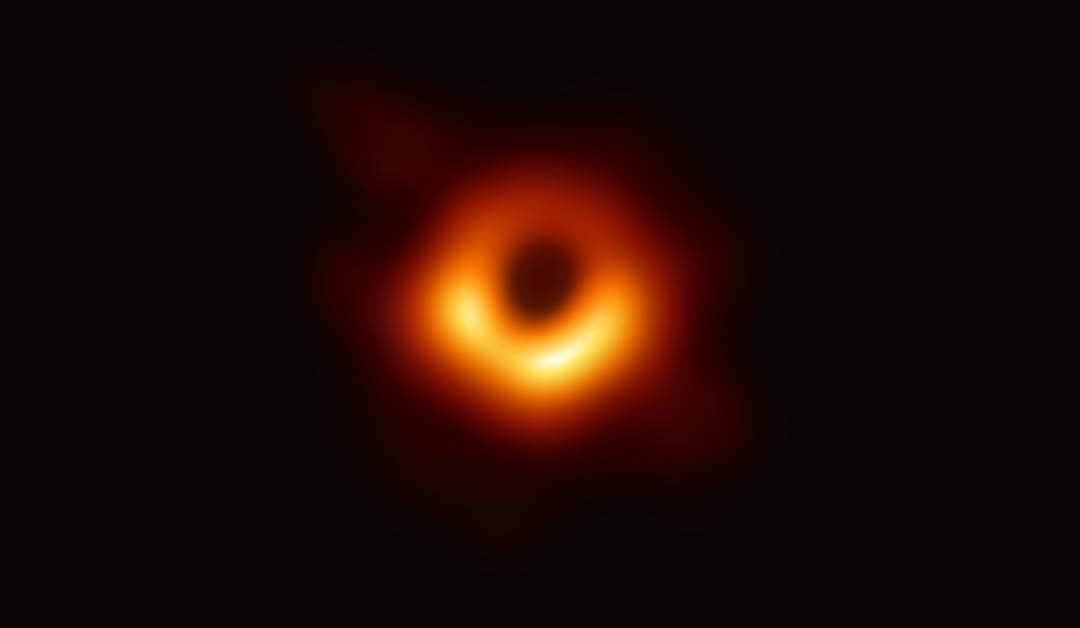 スミソニアン博物館さんのインスタグラム写真 - (スミソニアン博物館Instagram)「This is the first image ever of a black hole. The breakthrough discovery by the Event Horizon Telescope is an image of the supermassive black hole at the center of Messier 87 (M87) in the Virgo galaxy cluster, 55 million light-years away.  The Event Horizon Telescope, a network of eight telescopes spanning the globe, is an international collaboration led by our astrophysicist Sheperd Doeleman of the Center for Astrophysics | Harvard & Smithsonian. Black holes are extremely compressed, with enormous masses in a tiny region. (This black hole has 6.5 billion times the mass of our Sun.) Its boundary is the event horizon, beyond which nothing—not even light—can escape from the powerful gravitational pull.  Seeing a black hole allows us to test Albert Einstein’s theory of General Relativity under extreme conditions in the universe. It predicts a black hole will cast a circular shadow, caused by the gravitational bending and capture of light by the event horizon. That's what this image of M87 reveals. 📸: Event Horizon Telescope Collaboration #EHTBlackhole #RealBlackHole」4月10日 22時20分 - smithsonian