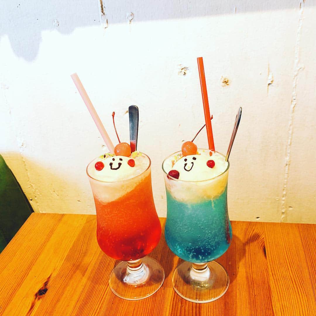 上野優華さんのインスタグラム写真 - (上野優華Instagram)「髙橋麻里さんとおしゃれぃなランチ！！ まりさんが、気になってたカフェに行きました\😊/ 可愛すぎて食べるのもったいなかったけどちゃんと食べました笑 大きいくまのぬいぐるみがあって、これが本当に可愛いんだよね。。。欲しいけど置くとこないよ…  #カフェ #カフェ巡り #高円寺 #高円寺カフェ #babykingkitchen  #クリームソーダ  #可愛いカフェ #髙橋麻里」4月10日 22時22分 - yuukaueno0205