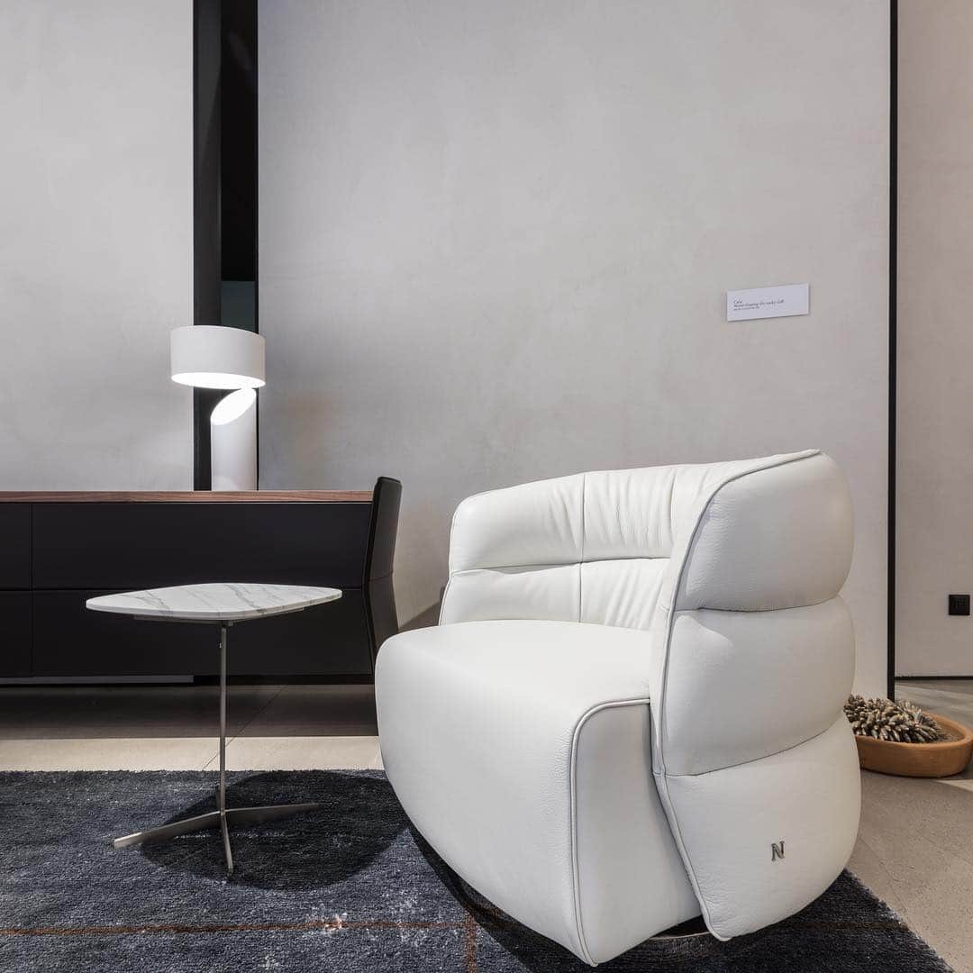Natuzzi Officialさんのインスタグラム写真 - (Natuzzi OfficialInstagram)「Inspired by the most beautiful Italian seascapes, Cala bed by Claudio Bellini combines minimal and soft shapes in a dynamic style. Come to discover more at our stand. #SaloneDelMobile2019 #MDW #mdw19 #NatuzziMadreTerra #Natuzzi60 #sustainabledesign #Natuzzi #NatuzziItalia #comfort #elegance #design #lifestyle #style #furniture #homefurniture #madeinitaly #living #interiordesign #decor #furnituredesign #homedesign #inspiration #interior #instadesign #designlovers #italianstyle #homedecor #lovedesign #designers #designer @claudiobellinidesign」4月10日 22時23分 - natuzzi