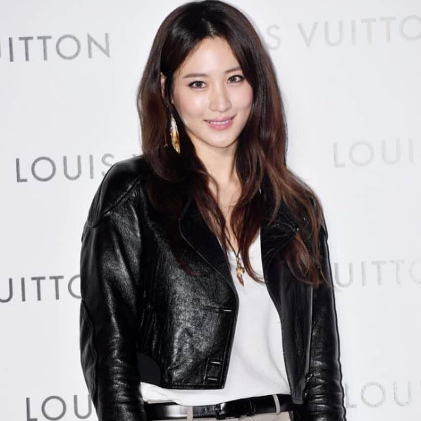 キム・スヒョンさんのインスタグラム写真 - (キム・スヒョンInstagram)「#LVtwist pop-up in Seoul @louisvuitton」4月10日 22時28分 - claudiashkim