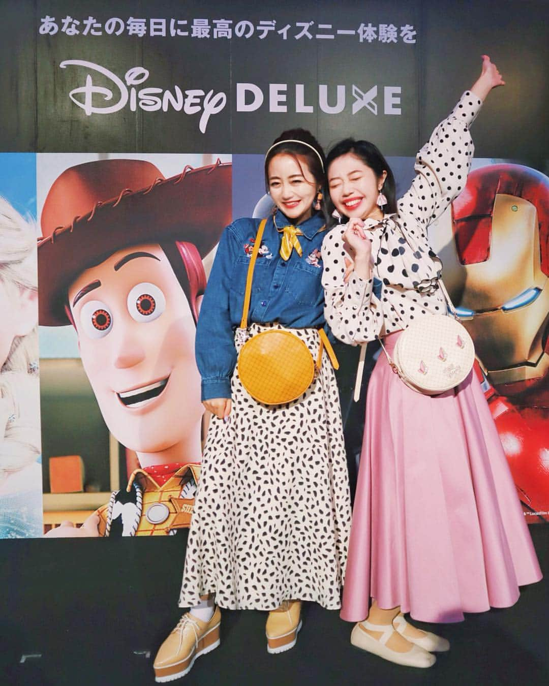 中島絢乃さんのインスタグラム写真 - (中島絢乃Instagram)「❤️❤️❤️﻿ ﻿ ﻿ ﻿ 今夜は、﻿ #中島姉妹 👭で﻿ #DisneyDELUXE Celebration Nightへ﻿ おじゃましました！👭💕💕💕🎉🌜﻿ #ディズニーデラックスパーティー ！😍❤️🌈﻿ ﻿ (私は#ウッディ、妹ちゃんは#ボーピープ で！😍)﻿ ﻿ ﻿ ﻿ ﻿ ﻿ ﻿ ﻿ #ディズニーデラックス 、﻿ 入る気満々で﻿ もうアプリ取ってあるからね！😍❤️❤️﻿ ﻿ ﻿ だって、﻿ #マーベル も#スターウォーズ も﻿ 月額700円で見放題なんだよ！！！😭⚡️💕💕﻿ 今まで私がマーベル映画について書いても﻿ 訳がわからなかった子！！﻿ 何から観ていいかわからなかった子！！﻿ この機会にぜひどうぞ！！！😍🔥🔥﻿ ﻿ ﻿ ﻿ ﻿ ﻿ ﻿ 今夜のパーティーでは、﻿ まさかの﻿ ﻿ #ラプンツェル の声優である#中川翔子 さん、﻿ #ズートピア でクロウハウザーの声優を務めた﻿ #サバンナ高橋 さん、が登場したの！！！﻿ (心が、リアルラプンツェルーー！！！って叫んでた笑) ﻿ おふたりのディズニー作品への想いや、﻿ 小さい頃のディズニーの思い出を聞いたら、 自分の思い出とも重なったりして﻿ なんだか泣きそうになりました🥺💭💕💕💕﻿ ﻿ ﻿ そういえば妹ちゃんに、﻿ ＂しょこたんの話し方好きでしょ？😏💘﻿＂ って言われた！！﻿ バレてたなー😳✨笑﻿ ﻿ 好きなものをとことん追求して、﻿ 咀嚼して、吸収して、発散してる感じ、！ 本当に好きだし魅力的！！！😍❤️﻿ ﻿ ﻿ ﻿ ﻿ ﻿ 可愛いスイーツもたくさんあったので﻿ 写真のせておくね😋💖🍪﻿ たくさん話せて楽しい夜でした😍✨﻿ ﻿ ❤︎❤︎❤︎❤︎❤︎❤︎❤︎❤︎❤︎❤︎❤︎❤︎❤︎❤︎❤︎ #disneysisters_jp 🌈#pr」4月10日 22時42分 - nakajima_ayano