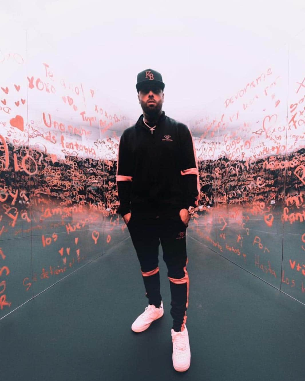 NICKY JAMさんのインスタグラム写真 - (NICKY JAMInstagram)「Siempre papi nunca inpapi 🤪」4月10日 22時35分 - nickyjam