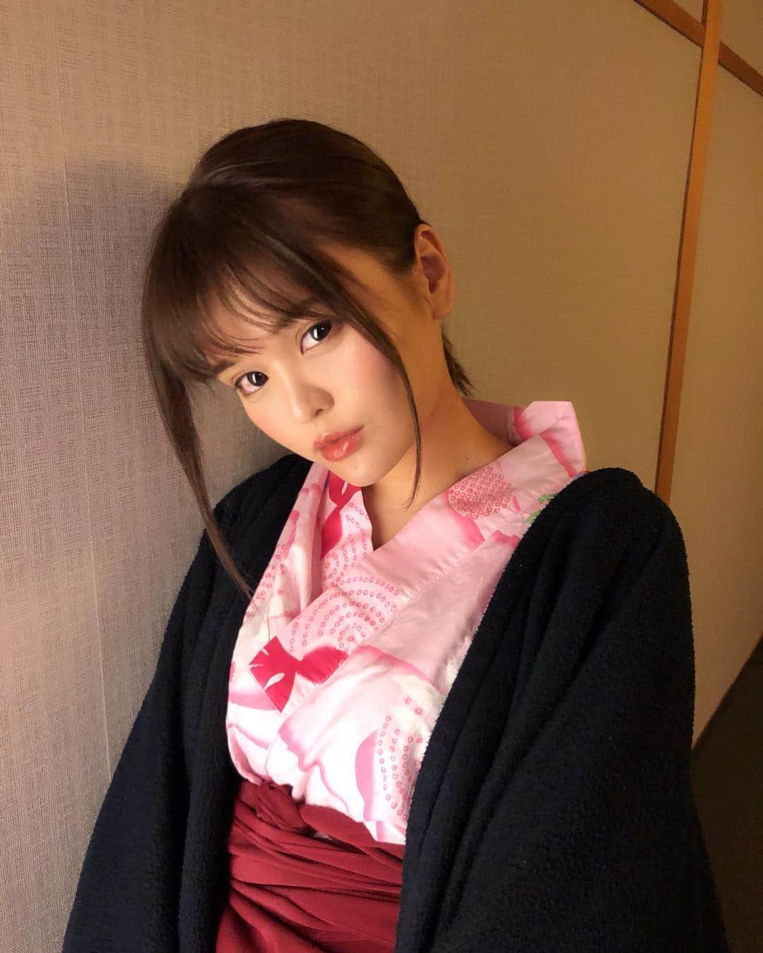 ななぴさんのインスタグラム写真 - (ななぴInstagram)「寒くて温泉が恋しい…♨️ お饅頭食べたーい🐷  #温泉 #温泉旅行 #浴衣 #伊豆旅行 #浴衣女子」4月10日 22時40分 - __nanapgram__