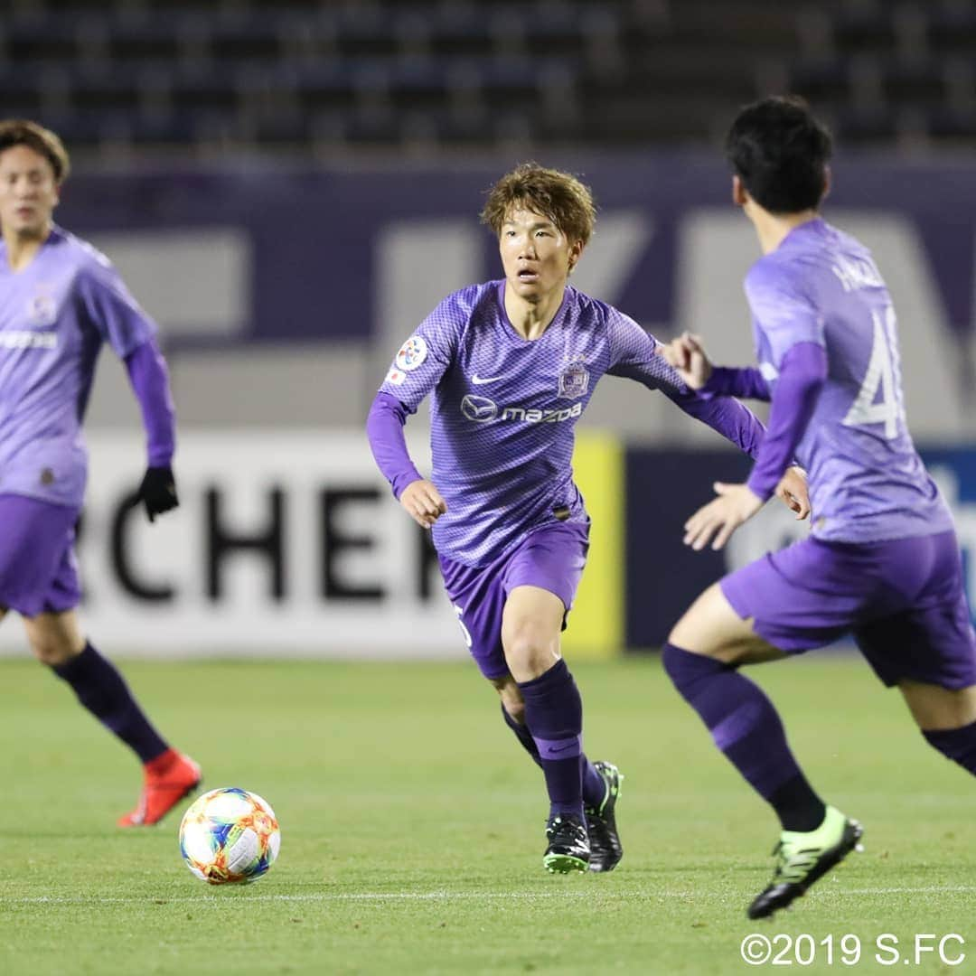 サンフレッチェ広島さんのインスタグラム写真 - (サンフレッチェ広島Instagram)「⚽AFCチャンピオンズリーグ　グループステージ第3戦　試合結果⚽  サンフレッチェ広島　2-0　大邱FC 前半：2-0 後半：0-0 ≪得点者≫ドウグラス・ヴィエイラ、渡大生  平日ナイトゲームながらも、熱いご声援をありがとうございました🙌  #ドウグラスヴィエイラ選手 #渡大生選手 #稲垣祥選手 #エミルサロモンソン選手 #清水航平選手 #吉野恭平選手 #佐々木翔選手 #城福浩監督  #sanfrecce #ICHIGAN」4月10日 22時54分 - sanfrecce.official