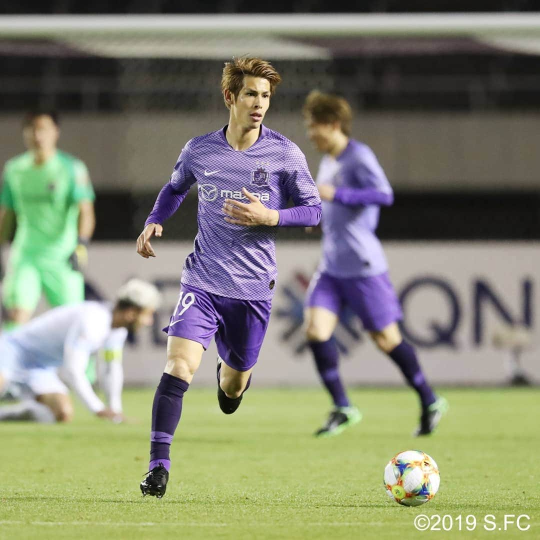 サンフレッチェ広島さんのインスタグラム写真 - (サンフレッチェ広島Instagram)「⚽AFCチャンピオンズリーグ　グループステージ第3戦　試合結果⚽  サンフレッチェ広島　2-0　大邱FC 前半：2-0 後半：0-0 ≪得点者≫ドウグラス・ヴィエイラ、渡大生  平日ナイトゲームながらも、熱いご声援をありがとうございました🙌  #ドウグラスヴィエイラ選手 #渡大生選手 #稲垣祥選手 #エミルサロモンソン選手 #清水航平選手 #吉野恭平選手 #佐々木翔選手 #城福浩監督  #sanfrecce #ICHIGAN」4月10日 22時54分 - sanfrecce.official