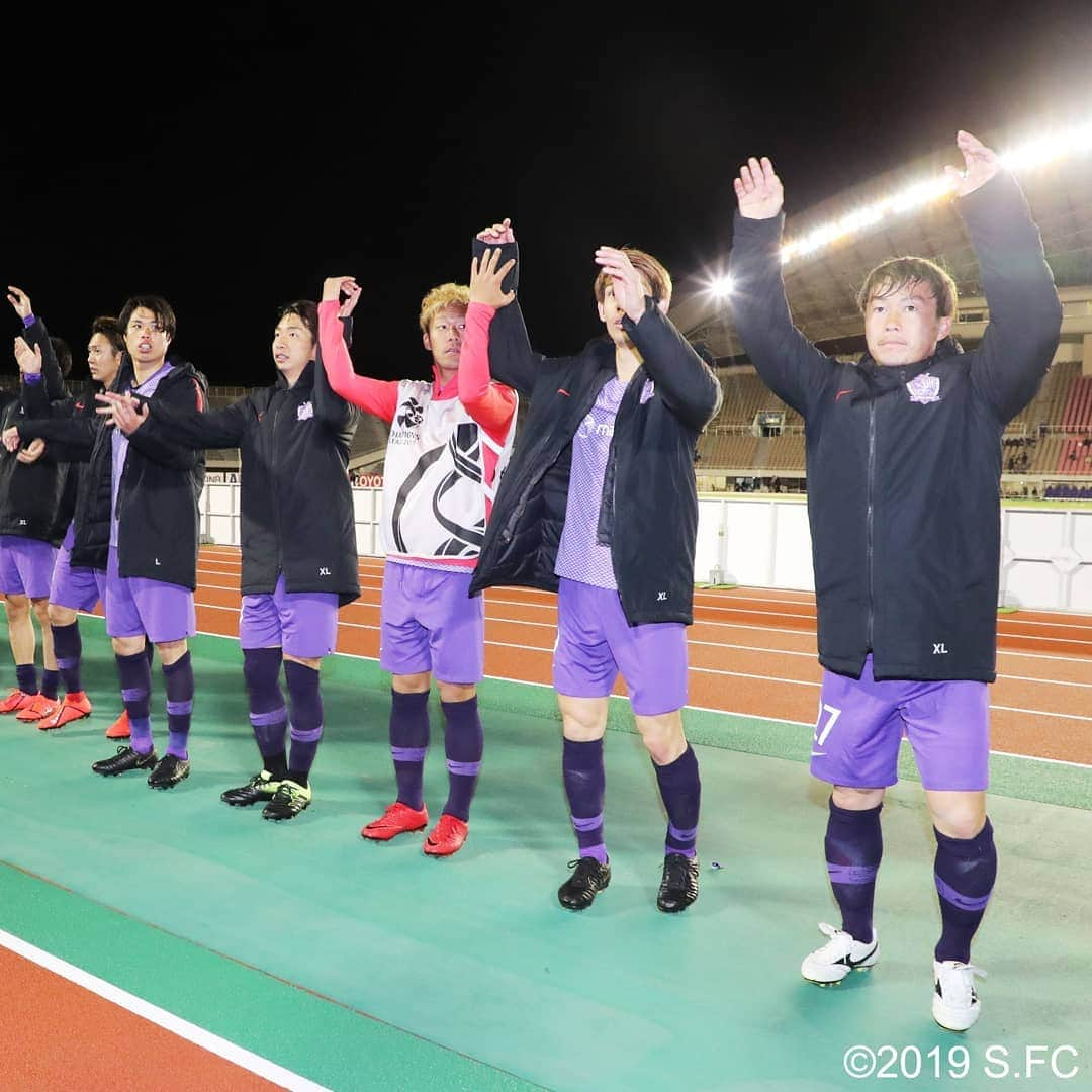 サンフレッチェ広島さんのインスタグラム写真 - (サンフレッチェ広島Instagram)「⚽AFCチャンピオンズリーグ　グループステージ第3戦　試合結果⚽  サンフレッチェ広島　2-0　大邱FC 前半：2-0 後半：0-0 ≪得点者≫ドウグラス・ヴィエイラ、渡大生  平日ナイトゲームながらも、熱いご声援をありがとうございました🙌  #ドウグラスヴィエイラ選手 #渡大生選手 #稲垣祥選手 #エミルサロモンソン選手 #清水航平選手 #吉野恭平選手 #佐々木翔選手 #城福浩監督  #sanfrecce #ICHIGAN」4月10日 22時54分 - sanfrecce.official