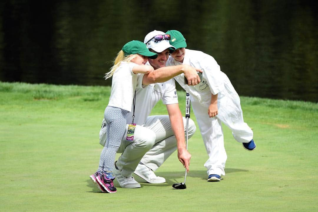 PGA TOURさんのインスタグラム写真 - (PGA TOURInstagram)「Wednesday is the Par 3 Contest @themasters, where memories are made every year.」4月10日 22時58分 - pgatour