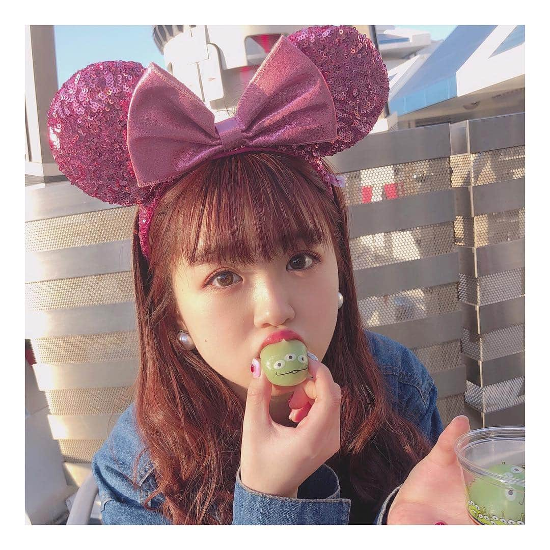 中村真凜さんのインスタグラム写真 - (中村真凜Instagram)「あざとグリーンメン🐸💚 ・ #disneyland #disney #ディズニーランド  #リトルグリーンメン」4月10日 14時07分 - marimero1121