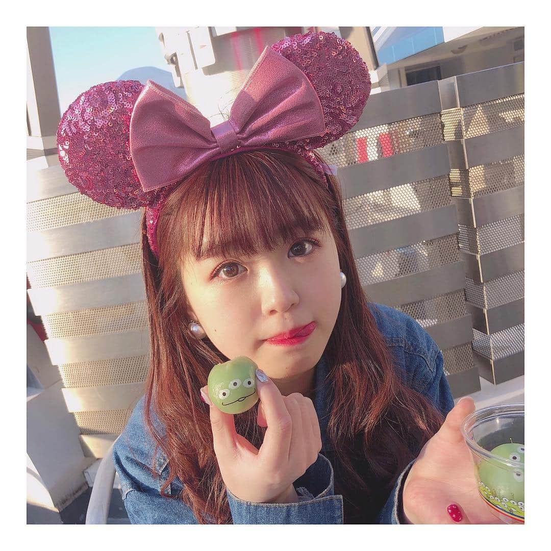 中村真凜さんのインスタグラム写真 - (中村真凜Instagram)「あざとグリーンメン🐸💚 ・ #disneyland #disney #ディズニーランド  #リトルグリーンメン」4月10日 14時07分 - marimero1121