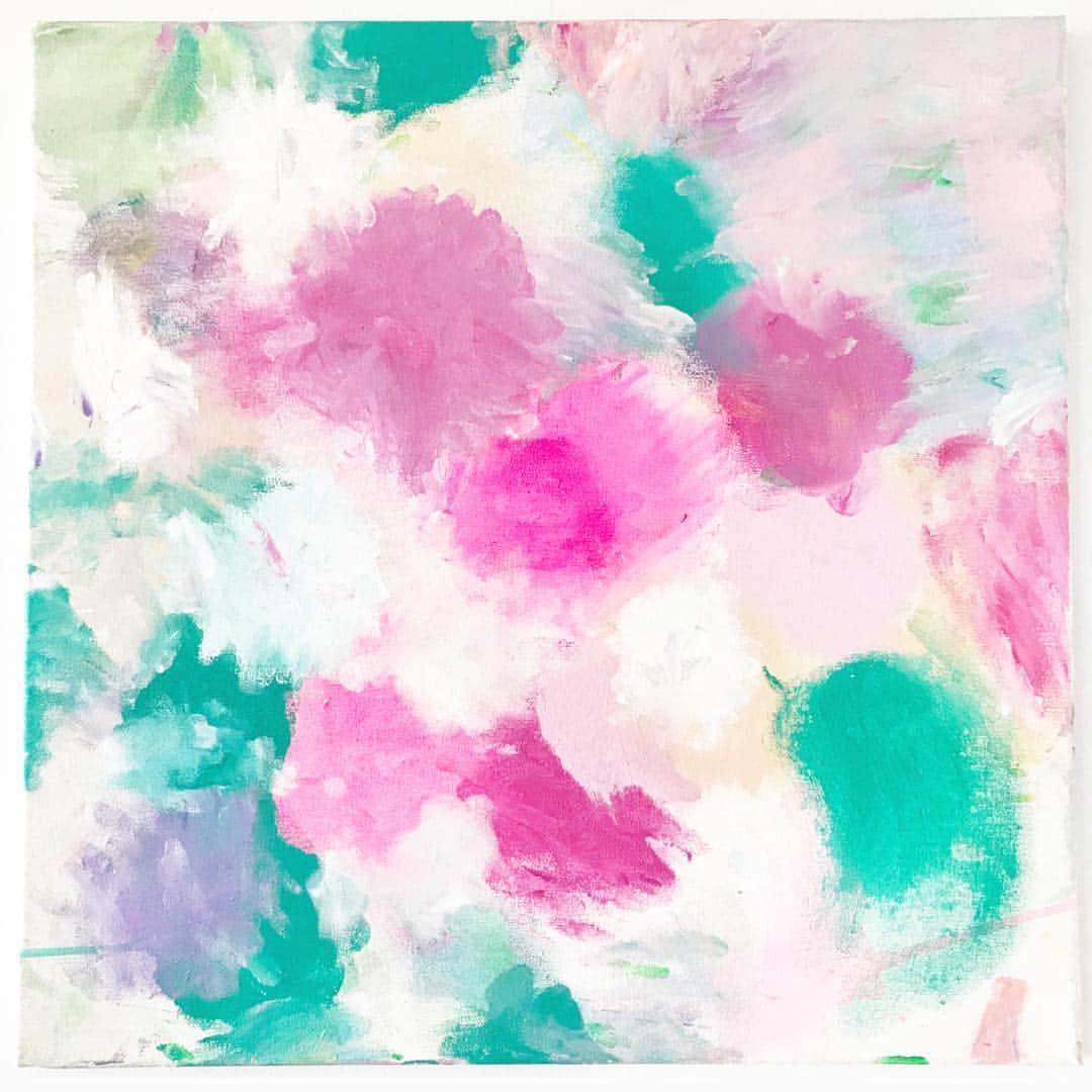 のインスタグラム：「Painting of Flowers  花の絵。  #surf #ocean #island #beach #art #artwork #contemporaryart #seascape #canvas #artstudio #light #life #live #miyakoyamazaki #山崎美弥子 #絵画」