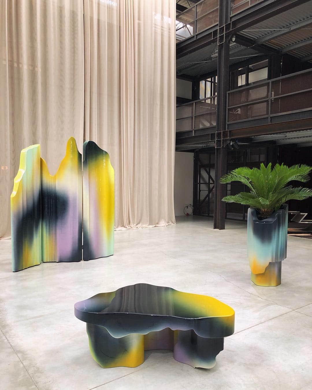 松島エミのインスタグラム：「FAR @ Nilufar Depot  @studiovedet  #milandesignweek」