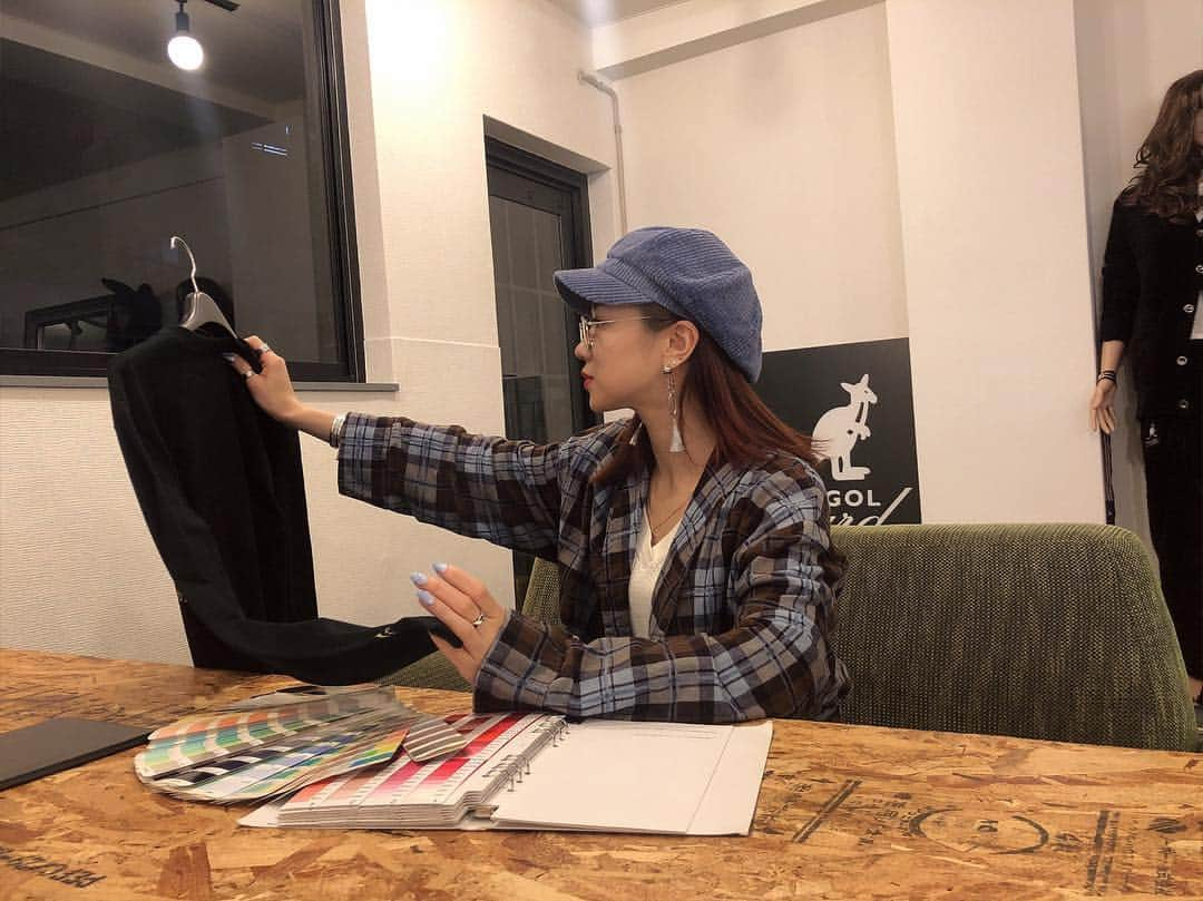 SARAさんのインスタグラム写真 - (SARAInstagram)「KANGOL REWARD×SARA 大好評によりコラボ第2弾決定しました☺️🤟 今回ももちろんユニセックスitemなのでお楽しみに🥰 ⚠︎4月中完全受注生産受付開始です⚠︎」4月10日 14時30分 - sara_1128