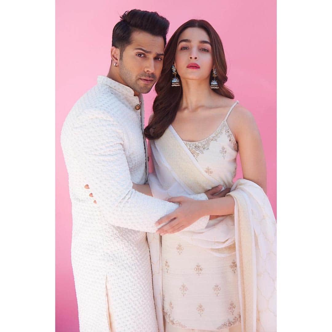 アリア・バットのインスタグラム：「Zafar और Roop♥️ Seven days to go...🌟🌟」