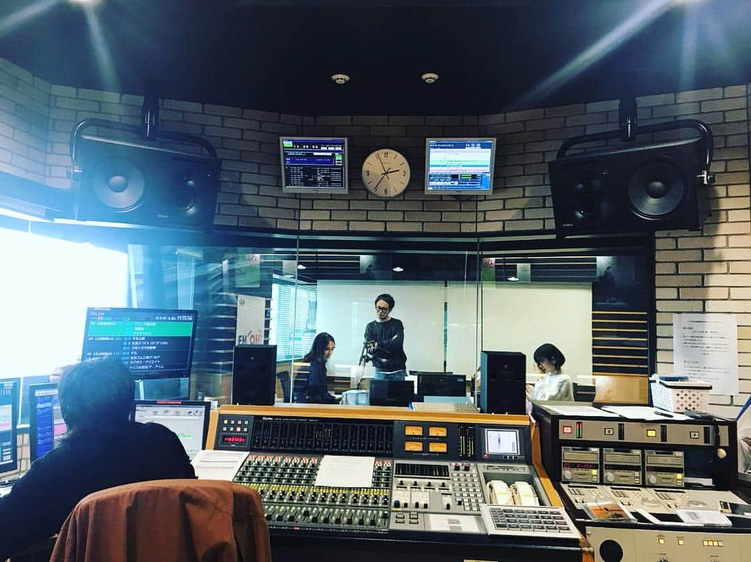 森恵さんのインスタグラム写真 - (森恵Instagram)「FM OH！『LOVEFLAP』 生出演でした！ 串カツ田中の話をしたら、プロデューサーの田中さんが飛んできてくれました！！笑 ありがとうございました！  そして京都へ移動してますー！ ★16時30分頃〜生出演！ α-STATION『KYOTO AIR LOUNGE』 聴いてねー！！ #大阪 #fmoh! #LOVEFLAP #赤松悠実 さん #京都 #α-STATION #KYOTOAIRLOUNGE」4月10日 15時03分 - morimegumi_official