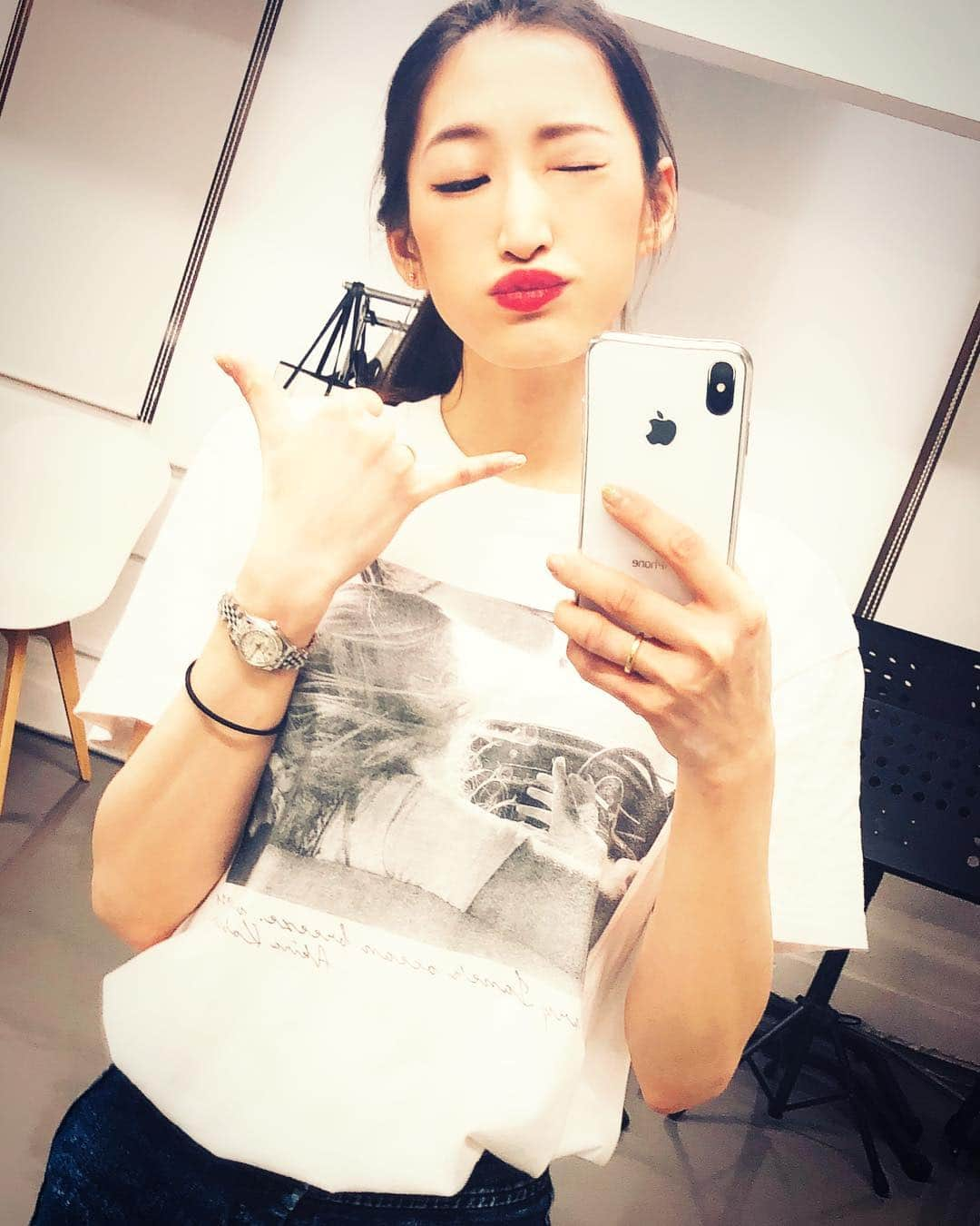 ELISAさんのインスタグラム写真 - (ELISAInstagram)「次は、あと4日に迫った私のバースデーライブに向けて突っ走りまっせー！ELISA birthday live 2019 チケットまだあるよー！来てね💕 #ELISA #渋谷のイープラスカフェさんにて #お食事付きなの #奇しくも日曜 #当日券もあるよ #会いに来てね #❤️」4月10日 15時05分 - elisa_0414