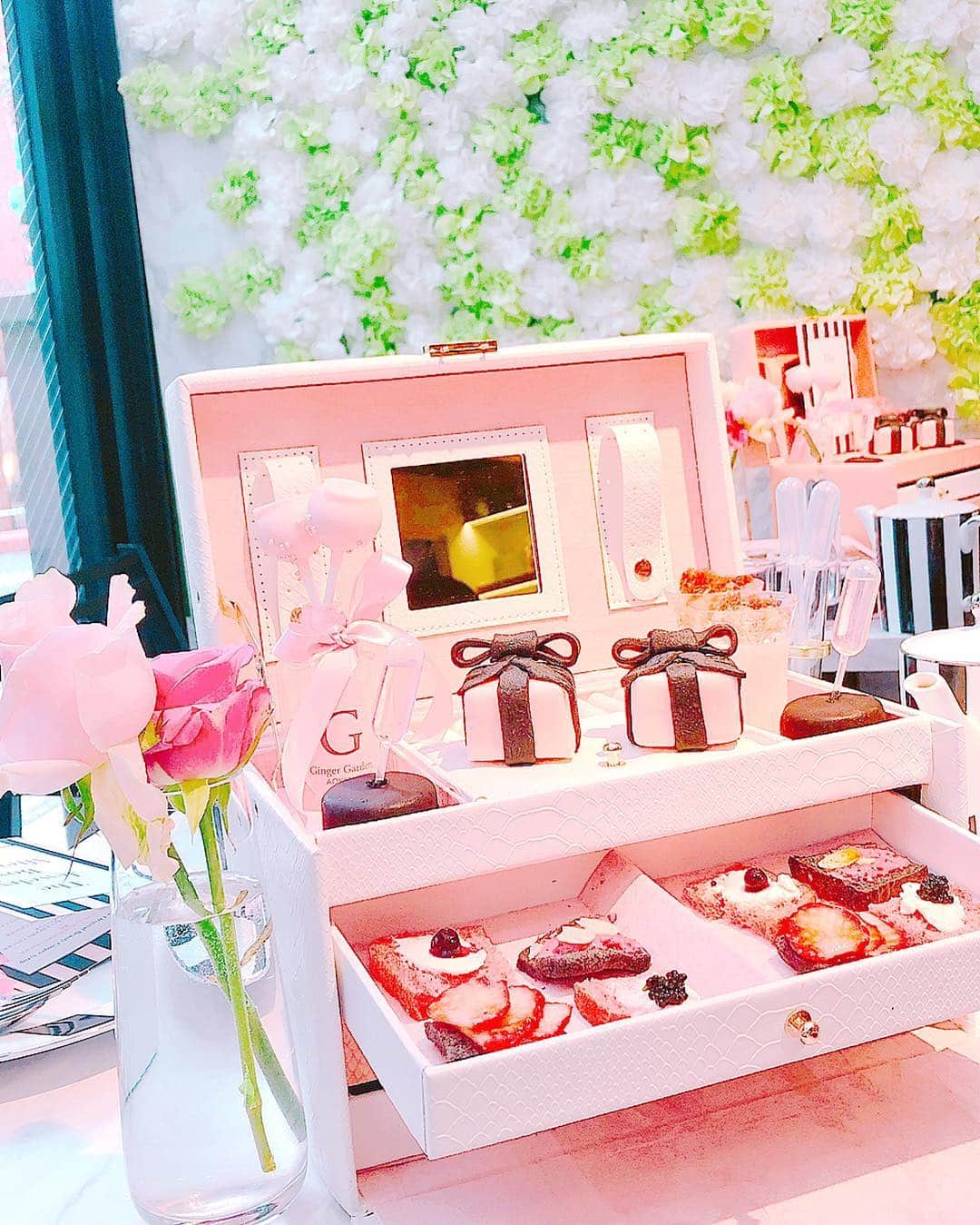 与座晴香のグルメインスタ