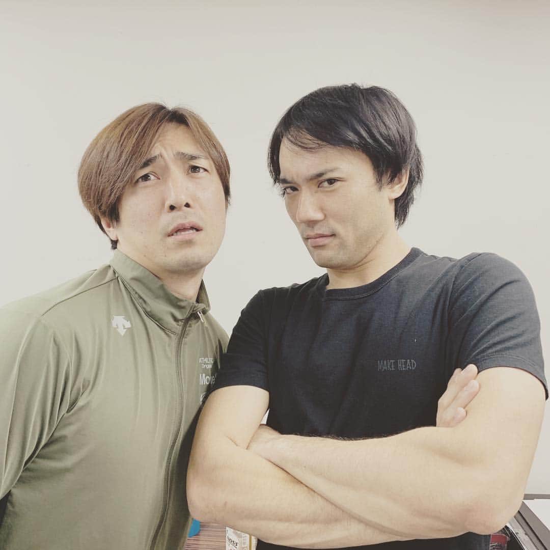 のインスタグラム：「今日は高橋光臣さんと✨ ガンガン稽古してます！✨ 光臣さん。顔…  #舞台 #PSYCHO-PASS #サイコパス #高橋光臣 さん #小澤雄太 #yuta_ozawa #ozatts #おざっつ」
