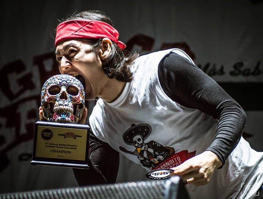 小林尊のインスタグラム：「@gringobandito @chronictacos challenge 2019 at @sabrosotacofest  Photos: @photo_sami  MC: @jeffkrapf  タコス世界大会2019  #フードファイト #フードファイター #eatingcompetition #eatingcontest #大胃王 #competitiveeating #competitiveeater #小林尊 #takerukobayashi #tacoeatingcompetition #tacochampion #tacofest」
