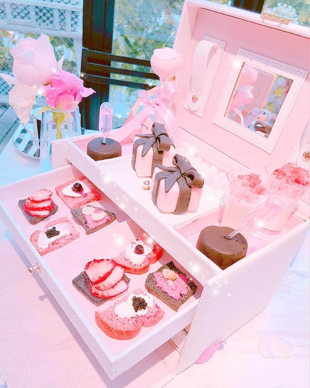 与座晴香のグルメインスタ