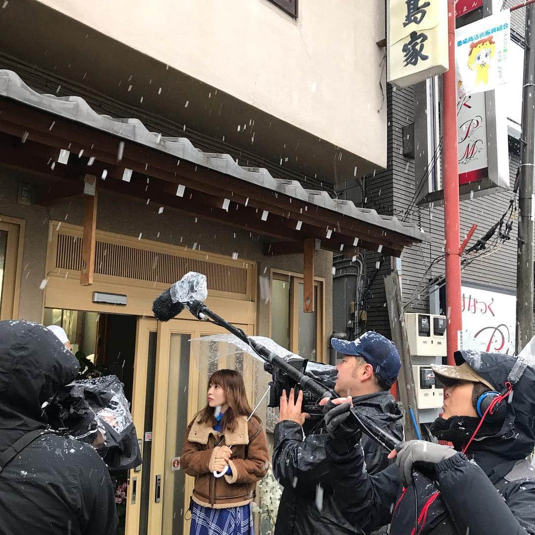 テレビ東京「朝の！さんぽ道」さんのインスタグラム写真 - (テレビ東京「朝の！さんぽ道」Instagram)「こんにちは。  まさか雪が…。 ４月ロケで雪が降るなんて。 寒すぎる撮影です。 出演は久し振りのご登場、 梅田彩佳さん。 以上 現場からスタッフ１号がお届けしました！ お楽しみに！！ #朝のさんぽ道 #テレビ東京 #梅田彩佳 #札所巡り」4月10日 15時31分 - asanosanpomichi