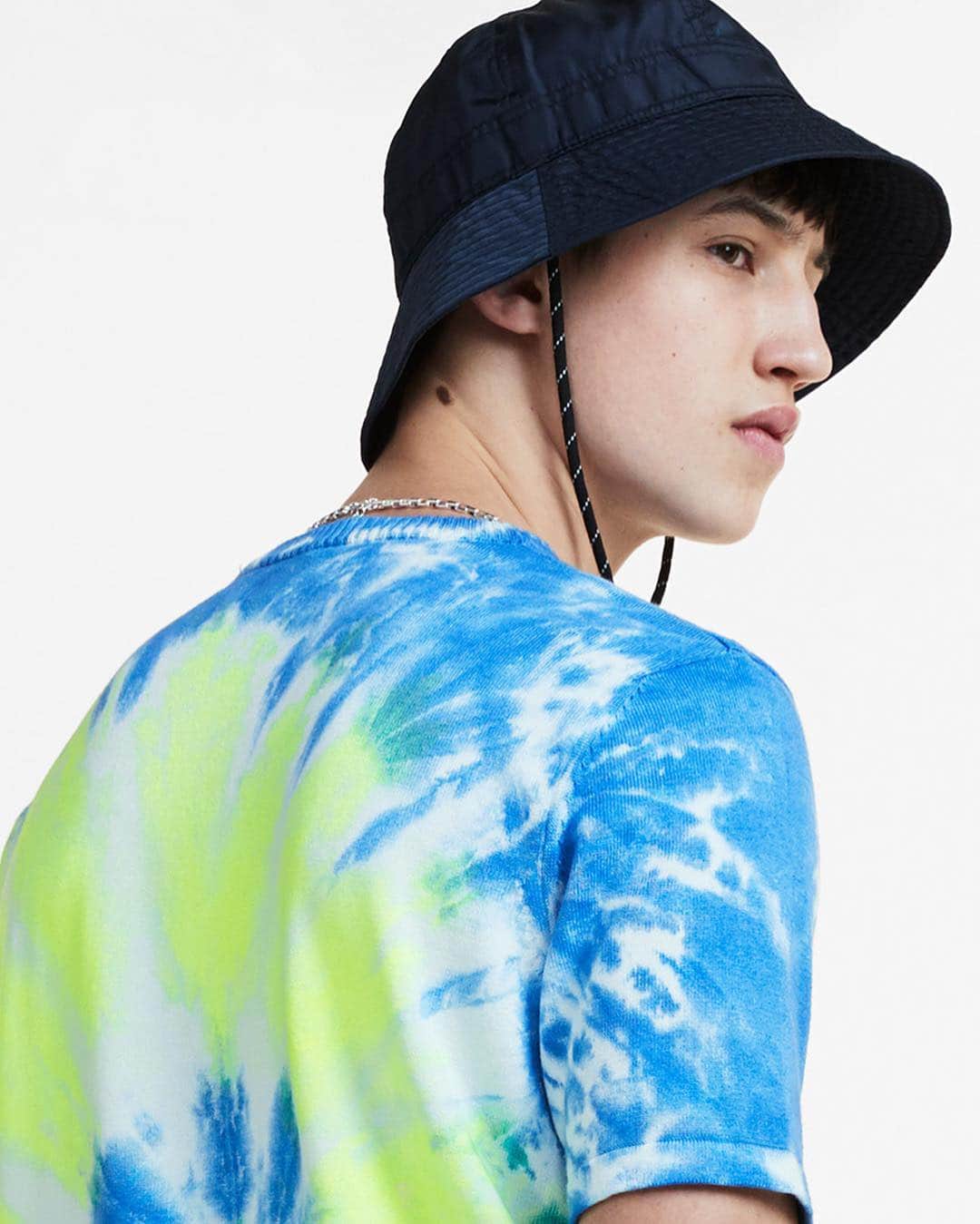 ASOSさんのインスタグラム写真 - (ASOSInstagram)「Sooo what festival is everyone going to this summer? 🎵 🔎 ASOS DESIGN knitted tie-dye T-shirt (1437127) 🗣 Image description: model wearing a tie-dye T-shirt and bucket hat」4月10日 15時44分 - asos