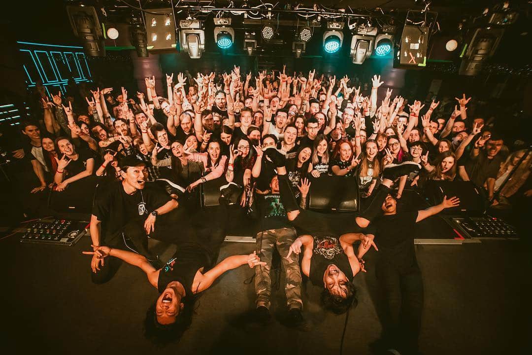 Crystal Lakeさんのインスタグラム写真 - (Crystal LakeInstagram)「Thank you Krasnoyarsk last night!!! Our very first Russian tour is officially over. Thanks to everyone who came out to see our set this time.  Hey Sweden, we’re coming for you guys with your country “Legends” @adeptontour. See you there!  Photo: @johngyllhamn  #CrystalLake #Adept #BrightDelight」4月10日 15時39分 - crystallake777