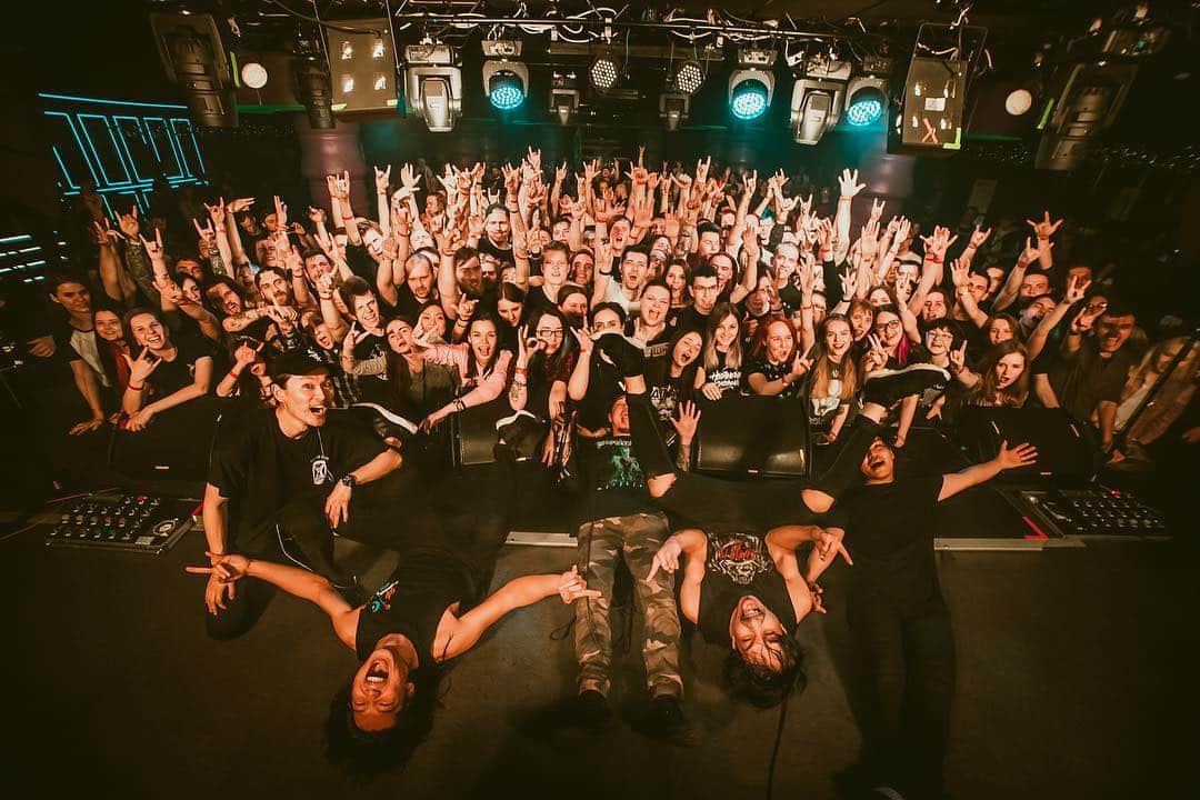 のインスタグラム：「Thank you Krasnoyarsk last night!!! Our very first Russian tour is officially over. Thanks to everyone who came out to see our set this time.  Hey Sweden, we’re coming for you guys with your country “Legends” @adeptontour. See you there!  Photo: @johngyllhamn  #CrystalLake #Adept #BrightDelight」