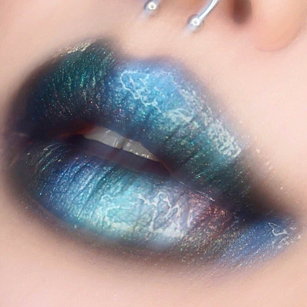 Sayaka Obaraさんのインスタグラム写真 - (Sayaka ObaraInstagram)「🖤🖤🖤 @meltcosmetics #meltbane lipstick as a base, #meltshapeshift stack & @lindahallbergcosmetics #infinityglass on top. . . #meltcosmetics #lindahallberg」4月10日 15時56分 - sayaka_xx