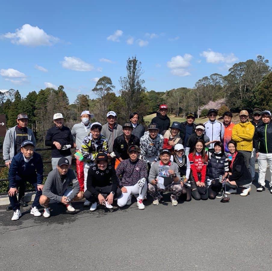 田中順平のインスタグラム：「1年ぶりのゴルフ⛳️ マスター主催によるマスターズゴルフコンペ🏌️‍♂️ 天気最高でメンバーも最高で楽しかった🤣 来年も楽しみにしてよう😎 #マスターズゴルフ #ゴルフ #ゴルフコンペ」
