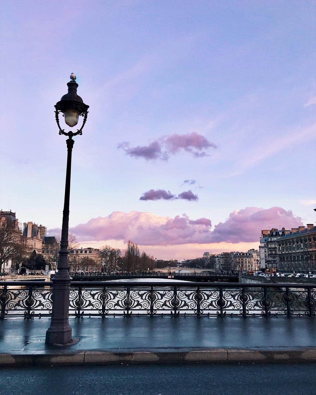 のインスタグラム：「Good morning Paris! ✨ #paris」