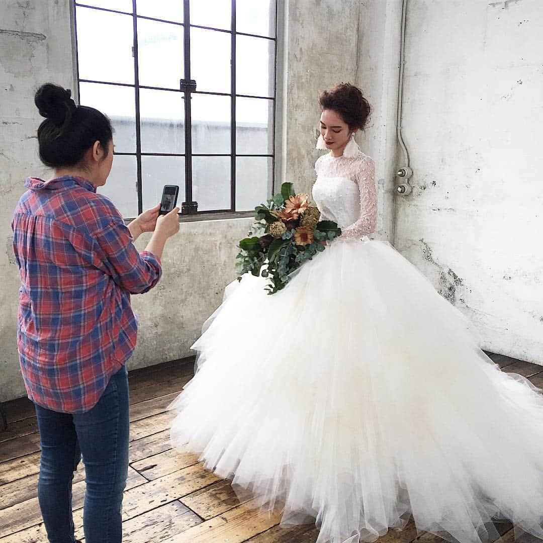 ハツコ エンドウさんのインスタグラム写真 - (ハツコ エンドウInstagram)「Hair&Makeup：Hatsuko Endo @akiko__endo  @hatsukoendo_okayama  @hatsukoendo_sakata  @hatsukoendo_hairmakeup  Dress：Heather @a_by_hatsukoendo  Hatsuko Endo_No.8310 ハツコ エンドウ ウェディングス銀座 03-3563-1411 Bouquet：ARDOISE @ardoise1986  #hatsukoendo  #hatsukoendoweddings #hatsukoendobeauty #abyhatsukoendo  #wedding #dress #beauty #hair #makeup #bridal #photo #shooting #accessories #bouquet #ハツコエンドウ #ハツコエンドウウェディングス #ウェディングドレス #エーバイハツコエンドウ #2019 #新作  #ブライダル #ビューティー #ヘアメイク #撮影 #オフショット #プレ花嫁 #日本中のプレ花嫁さんと繋がりたい #アクセサリー #美容師 #ブーケ」4月10日 16時04分 - hatsuko_endo