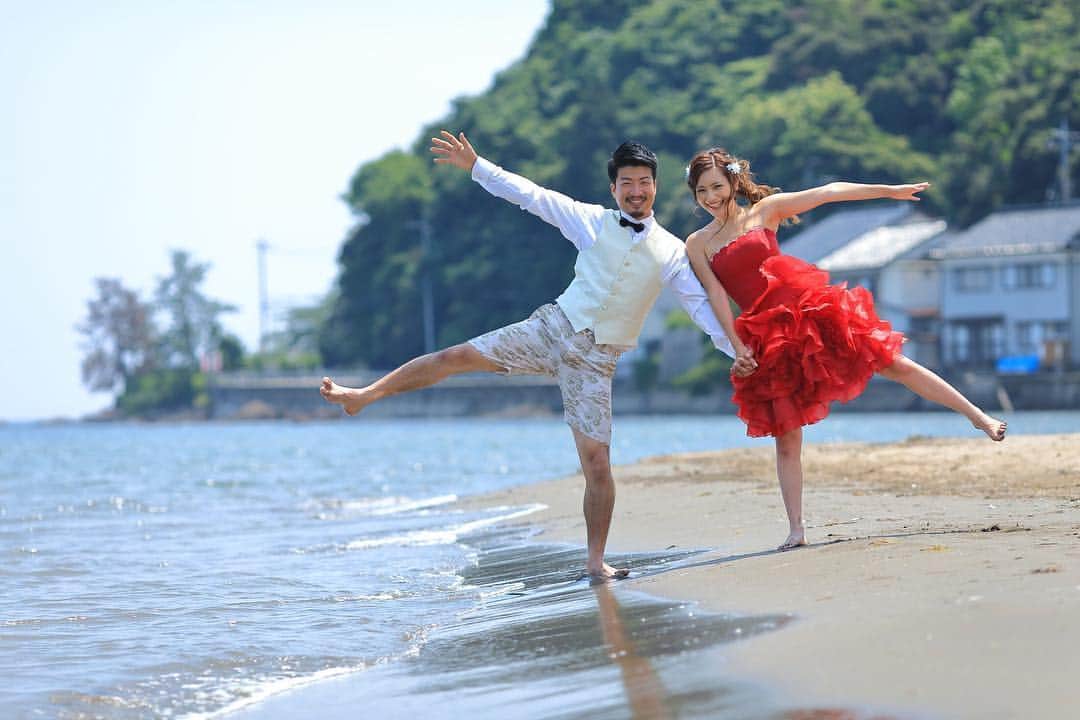 アート工房さんのインスタグラム写真 - (アート工房Instagram)「真夏の海ロケ写真✨ 。 Photo by アート工房 。 。 。  #daily_photo_jpn  #japan_of_insta #IG_PHOS  #icu_japan #ig_japan  #team_jp_ #igersjp #instagramjapan #nipponpic #tokyocameraclub #ray_moment #bestjapanpics  #Lovers_Nippon_Portrait #jp_portrait部 #ポトレ撮影隊 #japan_daytime_view #love_bestjapan #Instagram #アート工房 #金沢 #野々市市 #石川県 #アート工房 #和装 #ロケ撮影 #写真好きな人と繋がりたい #前撮り #結婚 #ウェディング #夕日 #夕焼け」4月10日 16時21分 - artcoubouart