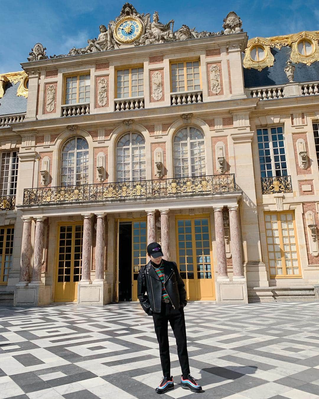 スホさんのインスタグラム写真 - (スホInstagram)「#ChâteaudeVersailles 🤴」4月10日 16時30分 - kimjuncotton