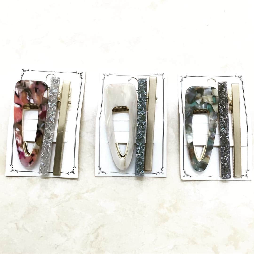 3COINS lN LUMINEさんのインスタグラム写真 - (3COINS lN LUMINEInstagram)「新商品＆人気商品再入荷！  本日は新商品のアクセサリーが多数入荷しております✨  また、人気商品のクリップ3Pセットも入荷しておりますので、ぜひチェックしてみてください👍🏻 ピアス、クリップ各種 ¥300+tax  #3COINS #スリーコインズ #スリコ #ルミネ大宮 #新商品 #人気商品 #再入荷 #アクセサリー #ヘアアレンジ」4月10日 16時45分 - 3coins.in.lumine