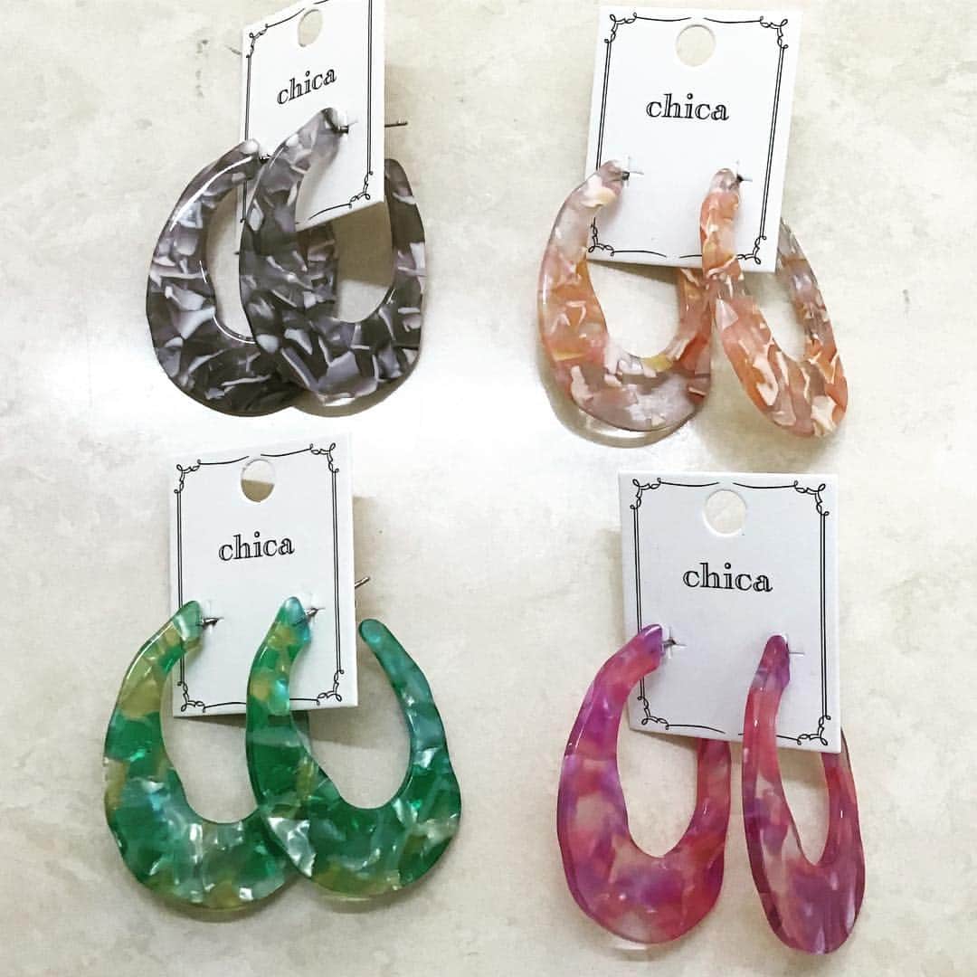 3COINS lN LUMINEさんのインスタグラム写真 - (3COINS lN LUMINEInstagram)「新商品＆人気商品再入荷！  本日は新商品のアクセサリーが多数入荷しております✨  また、人気商品のクリップ3Pセットも入荷しておりますので、ぜひチェックしてみてください👍🏻 ピアス、クリップ各種 ¥300+tax  #3COINS #スリーコインズ #スリコ #ルミネ大宮 #新商品 #人気商品 #再入荷 #アクセサリー #ヘアアレンジ」4月10日 16時45分 - 3coins.in.lumine