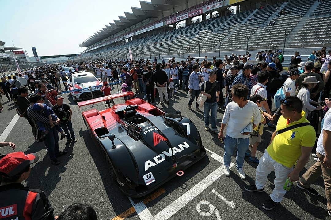 フォルクスワーゲンさんのインスタグラム写真 - (フォルクスワーゲンInstagram)「「モーターファンフェスタ 2019」に出展！ 「“試乗”最大の自動車体感イベント」をテーマに開催されるイベントにフォルクスワーゲンの新車とワーゲンバスがやってくる！ ⠀ 会場ではティグアンTDIの展示や、先日特別仕様車としてデビューしたup! GTIなど全4モデルが試乗いただけます。 さらに、バタープレッツェルやコーヒーを時間限定・数量限定で無料配布するワーゲンバス STRIPEも登場。アンケートに回答いただくことでチョロQをプレゼント！ ※プレゼントは数に限りがございます。早めにご来場ください。また、内容やデザインは変わる可能性がございますので、予めご了承ください。 ⠀ ▼イベント概要 【開催期間】 2019/4/14（日）　8:00~17:00 ⠀ 【会場】 富士スピードウェイ 〒410-1307 静岡県駿東郡小山町中日向694 ⠀ 【入場料】 無料 ※但し、お車でお越しの際は駐車券が必要となります。詳細はモーターファンフェスタの公式サイトをご確認ください。（@motorfanfesta） ⠀ #バスカスフェス #モーターファンフェスタ #ワーゲン #フォルクスワーゲン #富士スピードウェイ #サーキット #ティグアン #アルテオン #ポロ #eゴルフ #ディーゼル #ワーゲンバス #vw #volkswagen #vwlife #vwlove #vwcar #carofinstagram #carstagram #carlifestyle #instacar #Tiguan #Arteon #up #Polo #TDI」4月10日 17時11分 - vw_japan